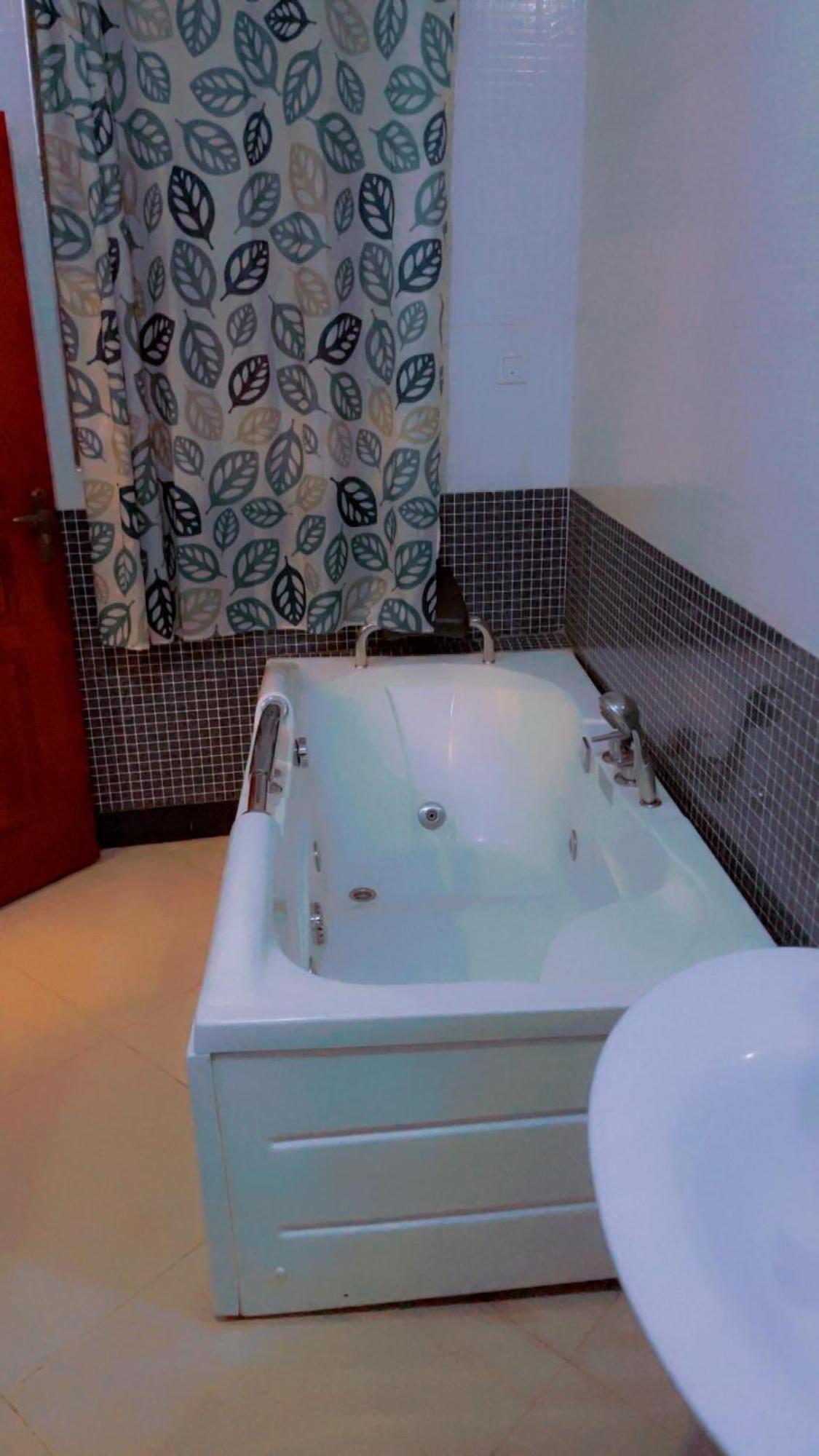Super Paradise Hotel Kampala Eksteriør billede
